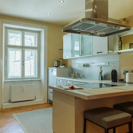 Arte Vida Boutique Guesthouse Apartment